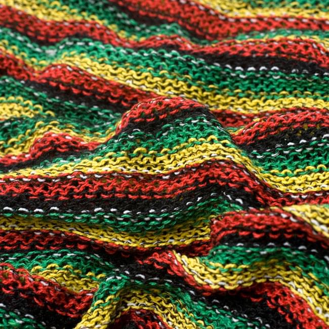 何通りも楽しめる!魔法のスヌード 【ラスタ】 6 - 質感がわかるように撮ってみました。裏表で編み目は異なりますがどちらでもお好みでお楽しみ頂けます。