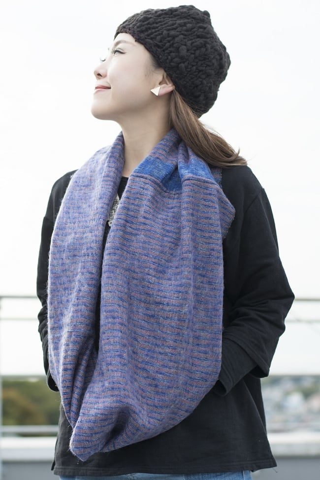 ふんわり起毛のライトスヌード - ダークプライマル 7 - 普段使いに、お出かけに、寒い季節に嬉しいアイテムです。