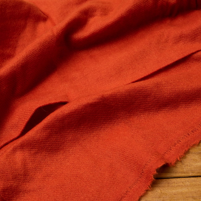 パシュミナ　カシミア100% 大判手織りストール - オレンジ 5 - 広げてみたところです。ストールやショールなど幅広い用途にお使いいただけます。