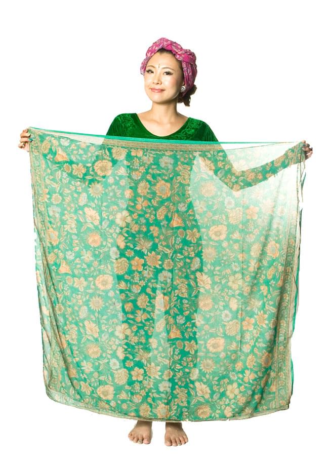 オールドサリーのスカーフ 約105cm×約105cm 【グレー系】 6 - 広げるとこのくらいの大きさです。意外と何にでも使いやすいサイズですよ!