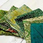 オールドサリーのスカーフ 約55cm×約55cm 【グリーン系】の商品写真