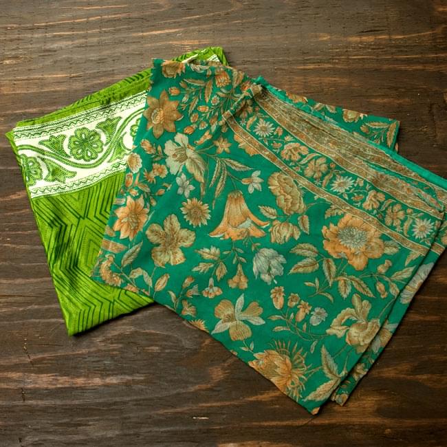 オールドサリーのスカーフ 約105cm×約105cm 【グリーン系】 3 - こちらの商品はアソート商品ですので、このような中からお一つお送りさせて頂きます。