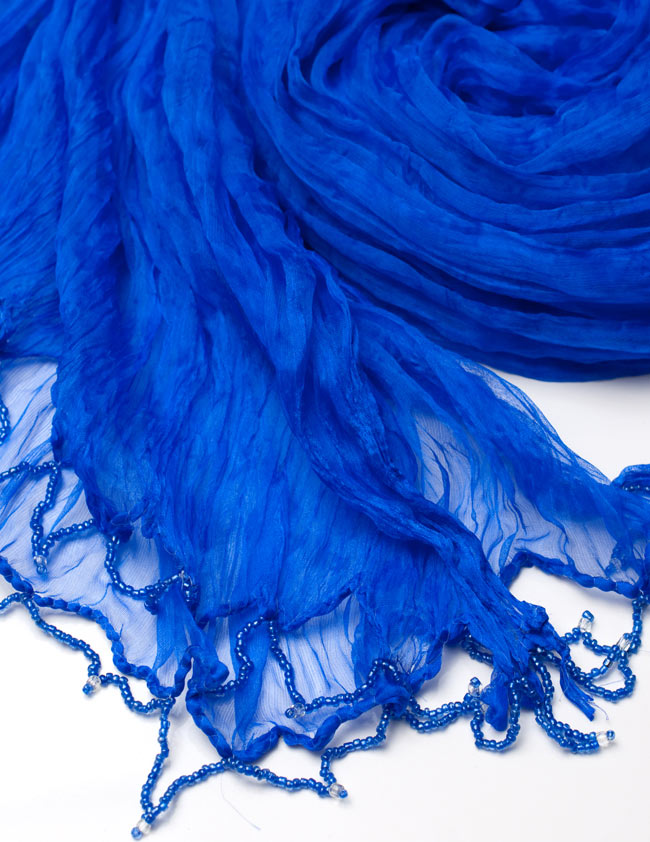 インドの薄ショール クリンクル ドゥパッタ - ブルー 3 - 透け感のある生地に、ビーズがデコレーションされています