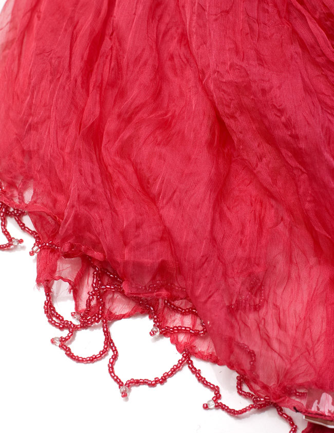 インドの薄ショール クリンクル ドゥパッタ - サーモンピンク 3 - 透け感のある生地に、ビーズがデコレーションされています