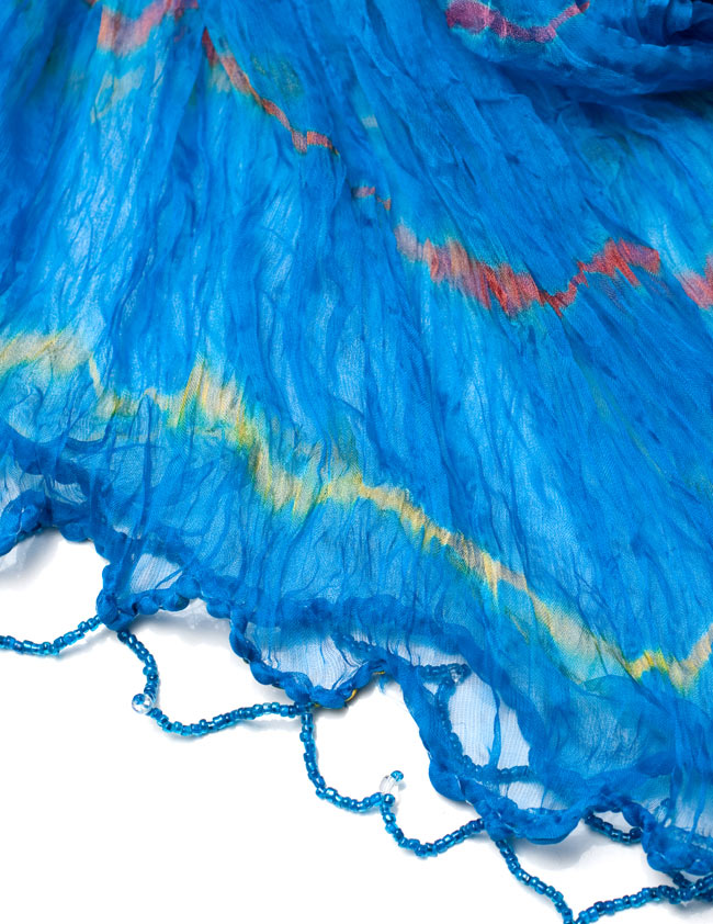 インドの薄ショール クリンクル タイダイドゥパッタ - スカイブルー 3 - 透け感のある生地に、ビーズがデコレーションされています