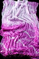 インドの薄ショール クリンクル タイダイドゥパッタ - うすピンクの商品写真