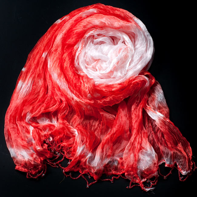 インドの薄ショール クリンクル タイダイドゥパッタ - 薄赤 2 - 鮮やかでビビッドな色彩が綺麗です