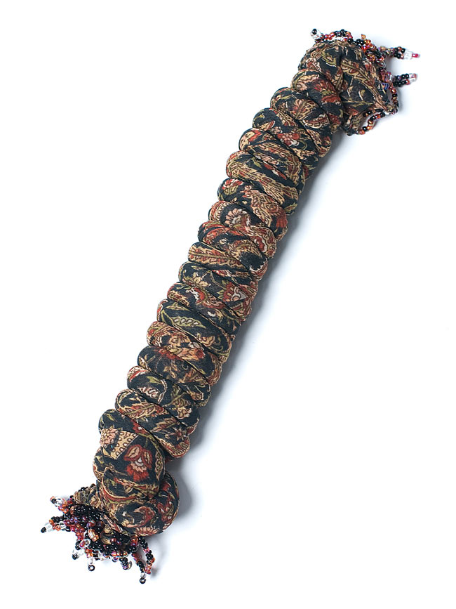 インドの薄ショール クリンクル ドゥパッタ - 黒 ペイズリーの写真