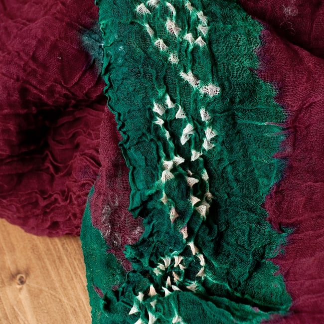 〔2枚セット〕あなたが完成させる 伝統の絞り染めストール バンデジ - 赤茶×緑系 3 - 一箇所ずつ丁寧に糸を結んでつくられています