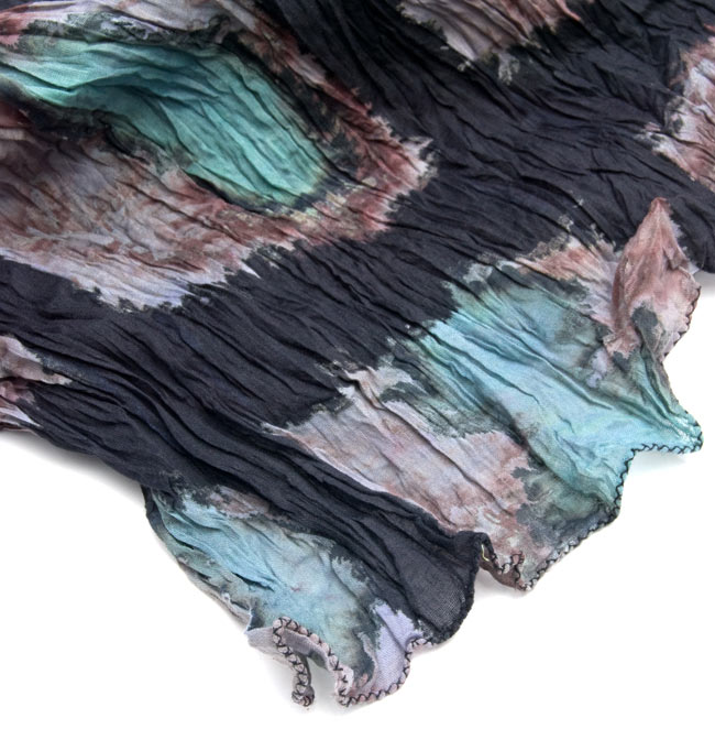 (タイダイ) インドのクリンクルストール- 黒×緑 3 - 端の部分はこのようになっております