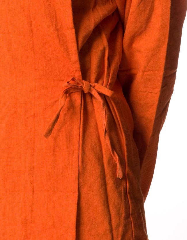 ウッドボタンのカシュクールジャケット 【ライトオレンジ】 6 - サイドは紐で結びます。
