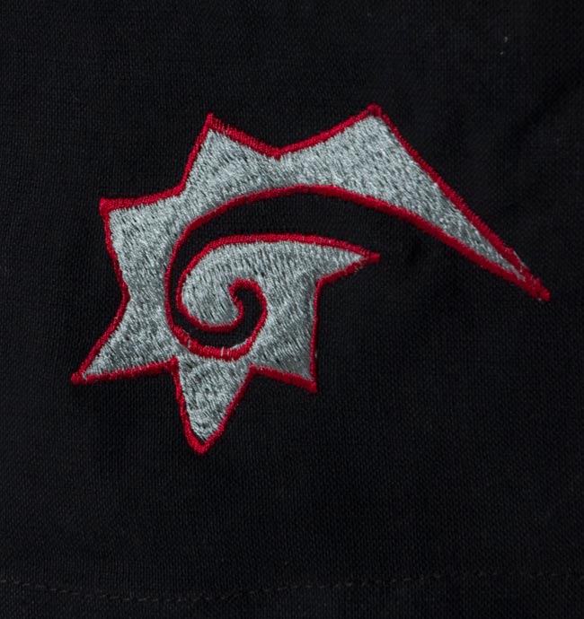 チベタン・ジャケット − 黒 8 - 刺繍をアップにしてみました。