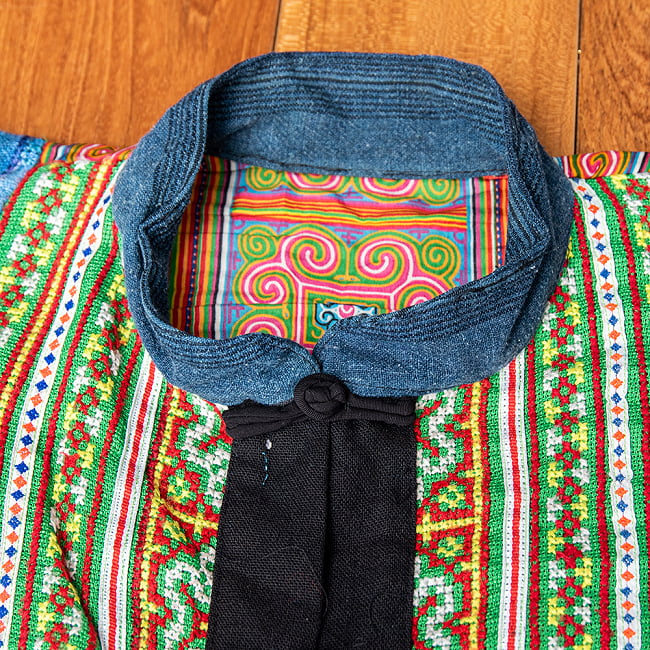 【一点物】黒モン族の藍染刺繍ジャケット 9 - 首周りです