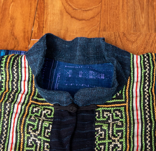 【一点物】黒モン族の藍染刺繍ジャケット 9 - 首周りです