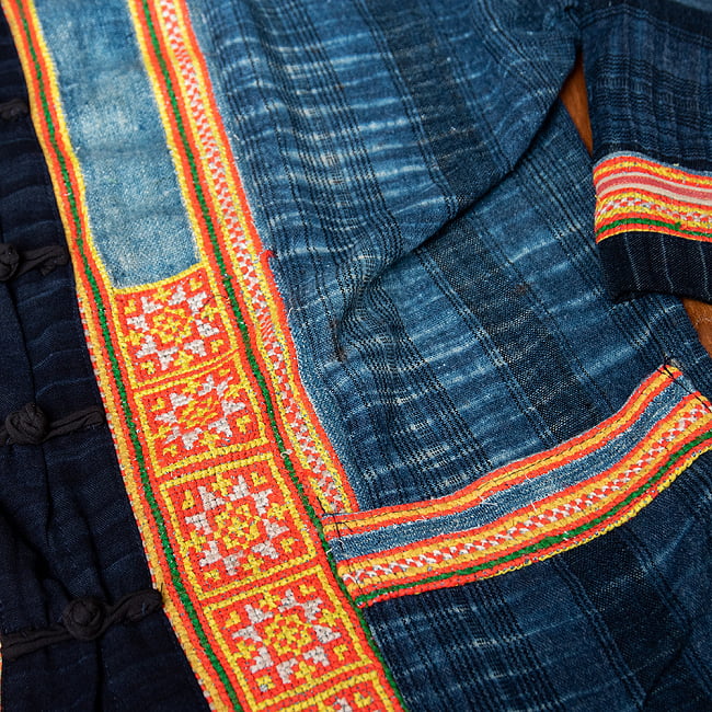 【一点物】黒モン族の藍染刺繍ジャケット 6 - 拡大写真です