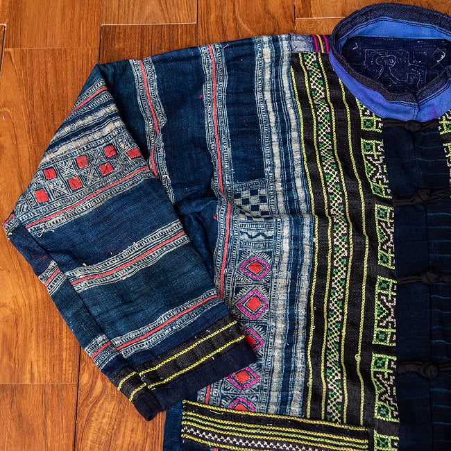 【一点物】黒モン族の藍染刺繍ジャケット 4 - 腕の部分です