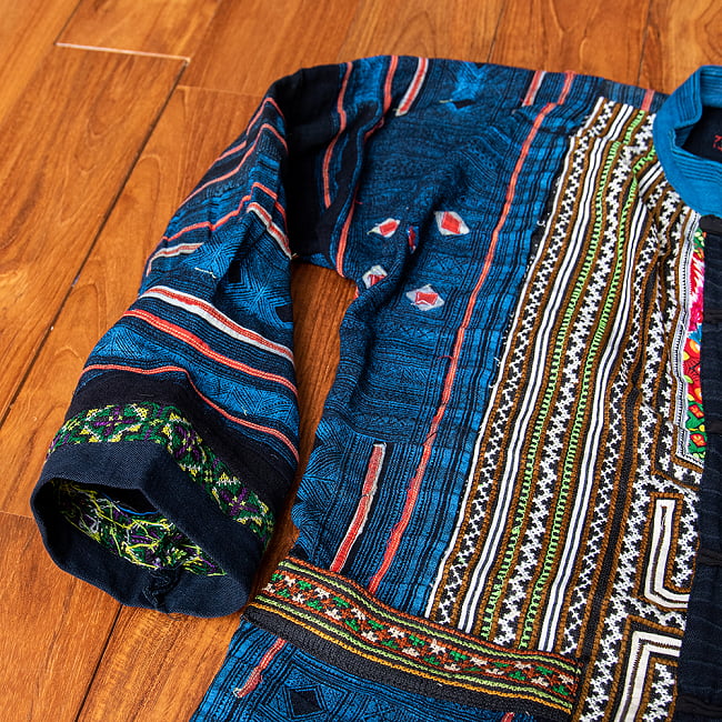 【一点物】黒モン族の藍染刺繍ジャケット 5 - 別の角度から