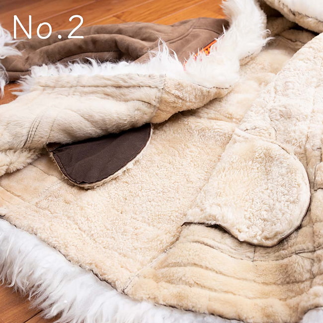 【1点もの】　パシュトゥーン人のムートンコート　フード付き　羊毛100％ 16 - No.2　コート側は滑らかな革、体側はふわふわファーのポケット部分