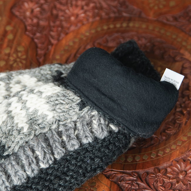 インナーフリースが暖かい！手編みウールン・ルームシューズ　ルームソックス 6 - 中はフリースなので安心の温かさです。