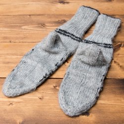 足元を優しく彩る マナリの靴下 - シンプル - サブ4