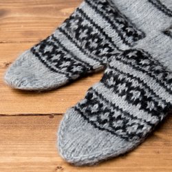 足元を優しく彩る マナリの靴下 - シンプル - サブ5