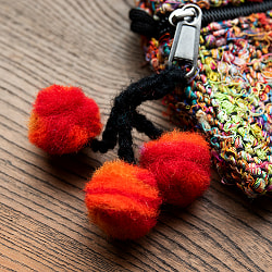 リサイクルシルクのポンポン付きポーチ - サブ5