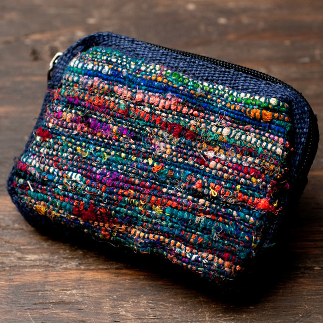 ヘンプとコットンのポーチ【紺×カラフルオールドシルク】 2 - 裏面の写真です