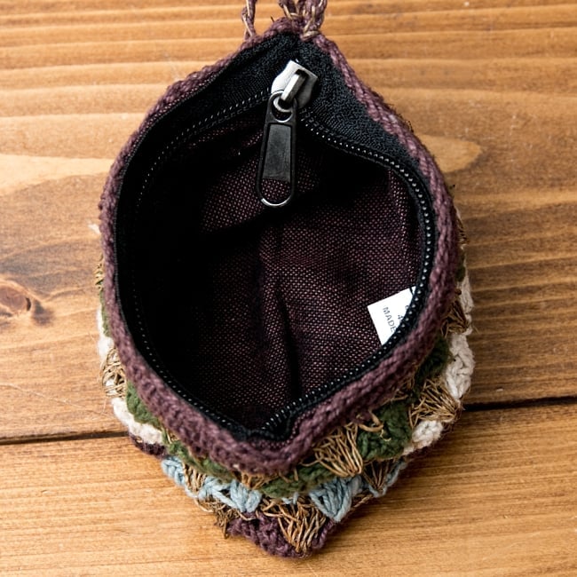 ヘンプとコットンのミニポーチ 4 - 中の様子です。裏地はしっかり目の生地です。