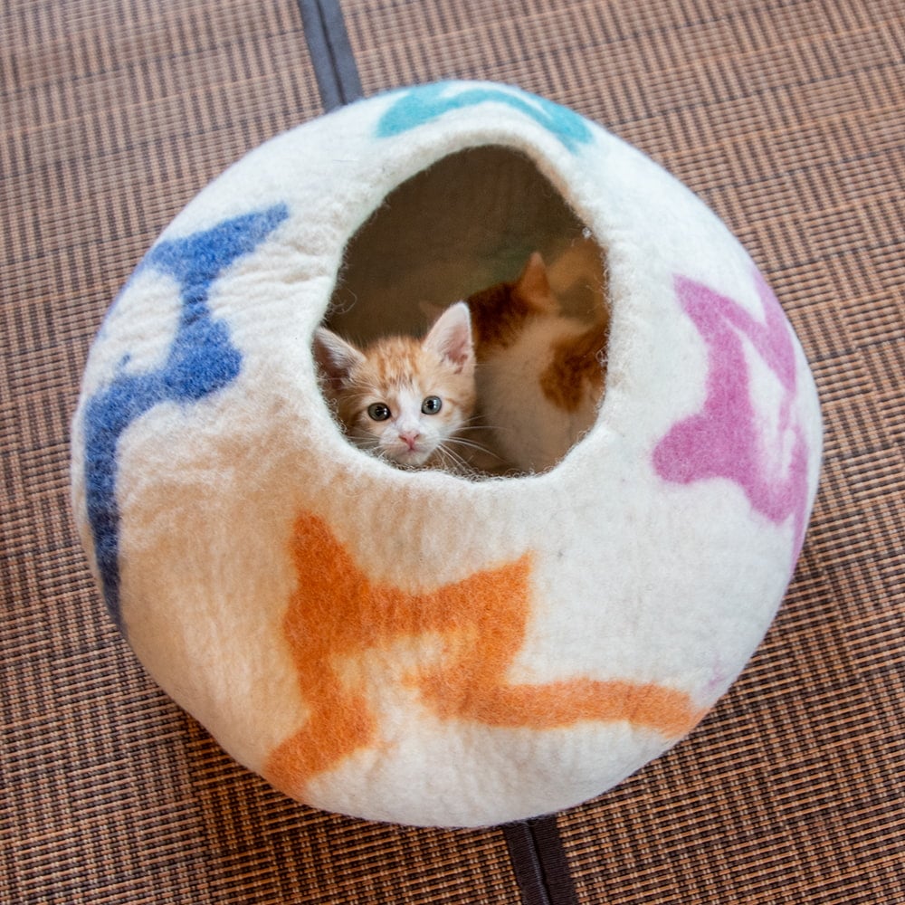 ネパールフェルトの猫ちぐら しっかりめ丸形タイプ の通販 送料無料 Tirakita Com
