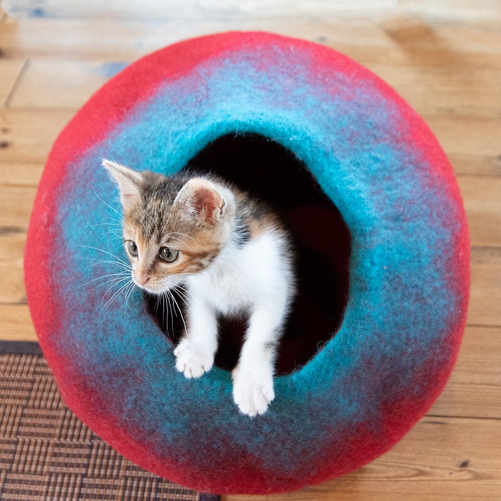 日替わりセール品]ネパールフェルトの猫ちぐら しっかりめ丸形タイプ キャットハウス の通販