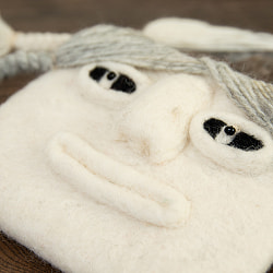 ネパールからやってきた！フェルトの顔面ポーチ - サブ2