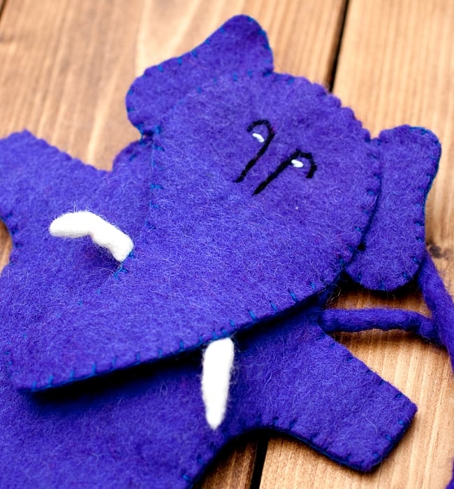 手作りフェルトガネーシャのスマホポーチ - 紫 2 - どこか愛くるしい顔をしておいます