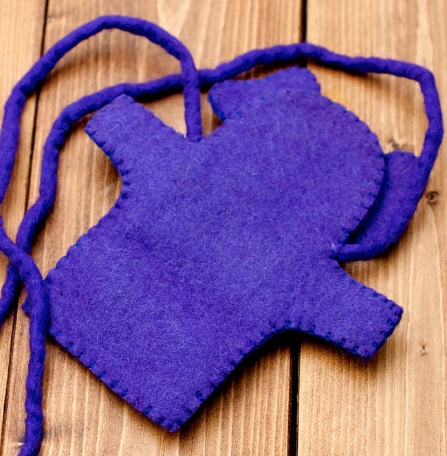 手作りフェルトガネーシャのスマホポーチ - 紫 3 - 裏面の写真です