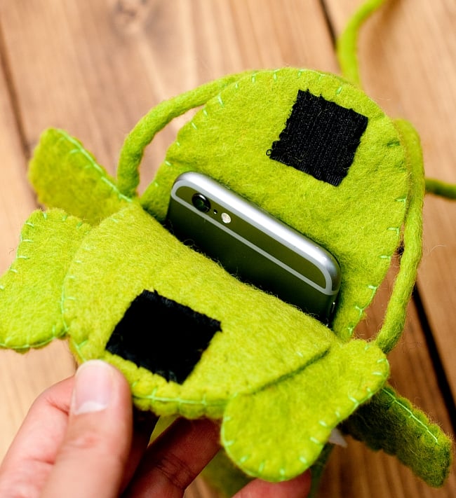 手作りフェルトガネーシャのスマホポーチ - 紫 8 -  iPhone 6s(138.3mm*67.1mm*7.1mm)もすっぽり入りました