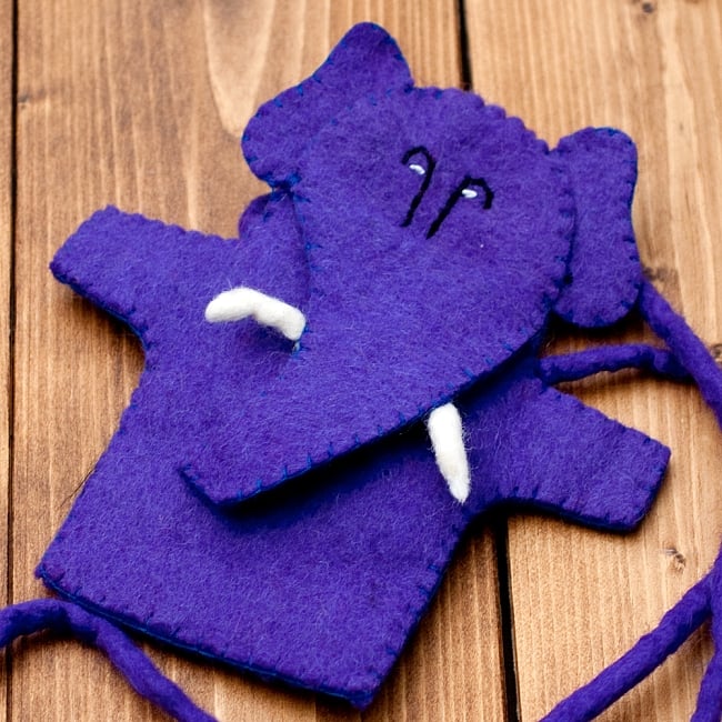 手作りフェルトガネーシャのスマホポーチ - 紫の写真スマホ,ポーチ,フェルト,手作り,iPhone,Android,ショルダーバッグ,スマートフォン,象,エレファント