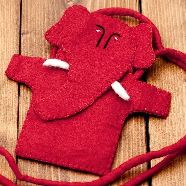 手作りフェルトガネーシャのスマホポーチ - 赤の写真