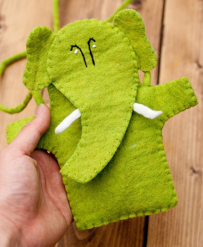 手作りフェルトガネーシャのスマホポーチ - ライム 9 - 手作りのあたたかみを感じるデザインです