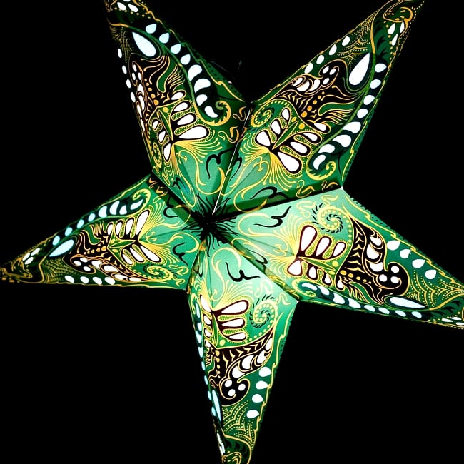 星型ランプシェード〔インドクオリティ〕 - グリーン 2 - 横からの拡大写真です。立体感があり、一つあるだけでとっても雰囲気がです。
