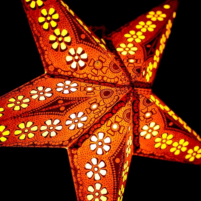 星型ランプシェード〔インドクオリティ〕 - イエロー 3 - 別の角度からの写真です