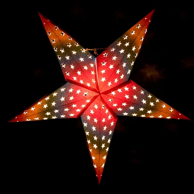 星型ランプシェード〔インドクオリティ〕 - 星空レインボー 3 - 暖色クリアタイプの電球を使ってみたところです