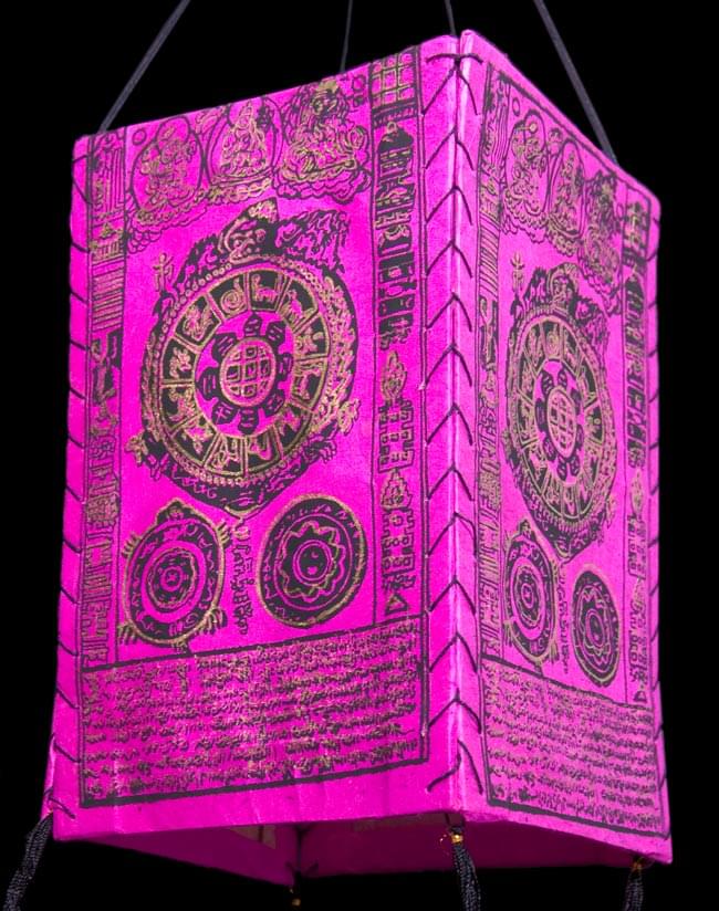 ロクタ紙ランプシェード(4面タイプ) 2 - ランプを消してフラッシュ撮影した写真です。