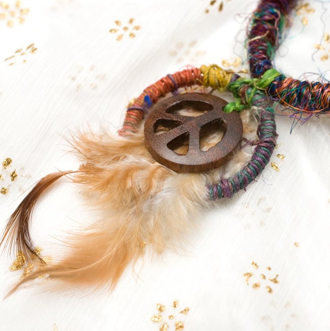 リサイクルシルクとビースマークのネックレス 3 - アップにしてみました。