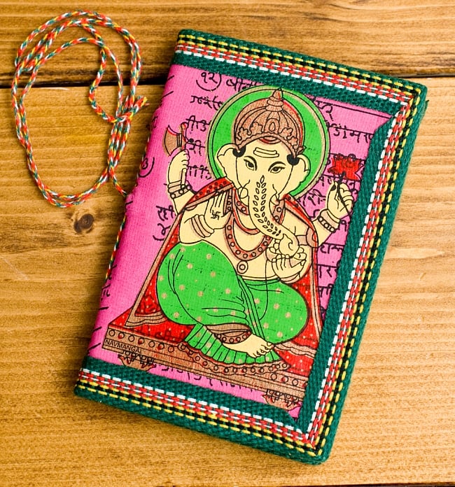 〈12.8cm×8.5cm〉インドの神様柄メモ帳　ガネーシャの写真1枚目です。全体写真です。メモ帳,神様 メモ帳,インド メモ帳,ガネーシャ