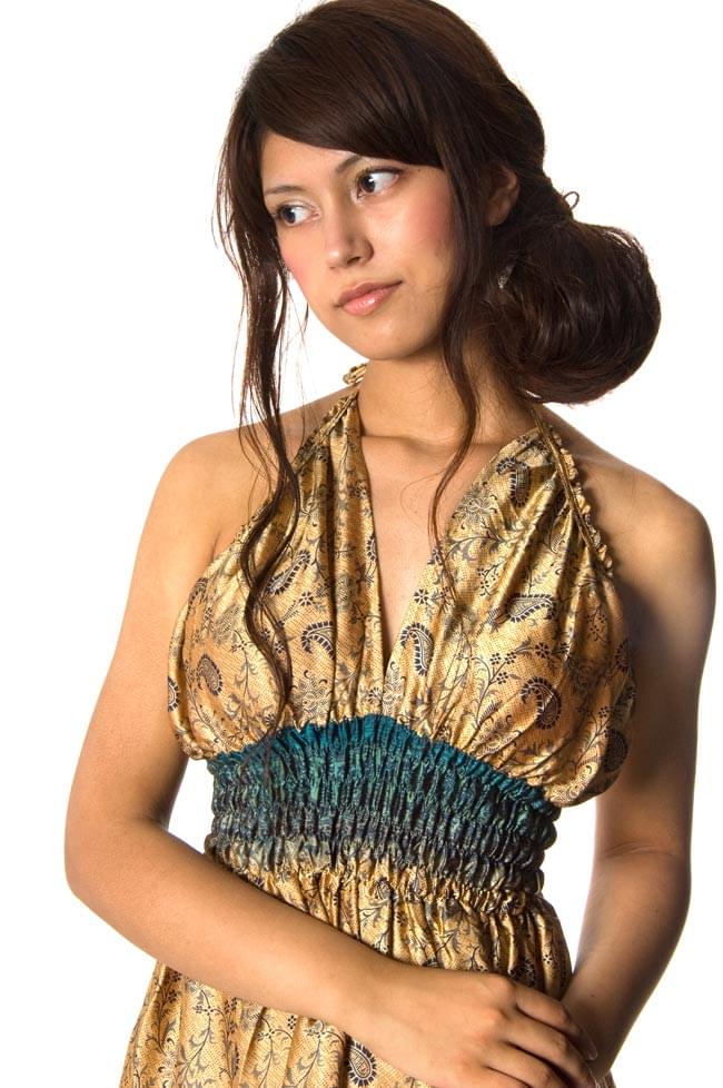 オールドサリーマキシワンピース - ベージュ・ブラウン・黄系の商品写真 3枚目 胸元のアップはこんな感じです。