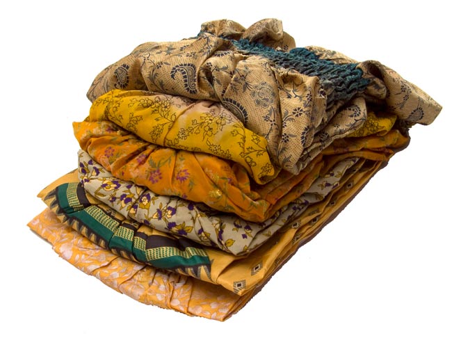 オールドサリーマキシワンピース - ベージュ・ブラウン・黄系の商品写真 5枚目 アソートの内容はこんな感じです。