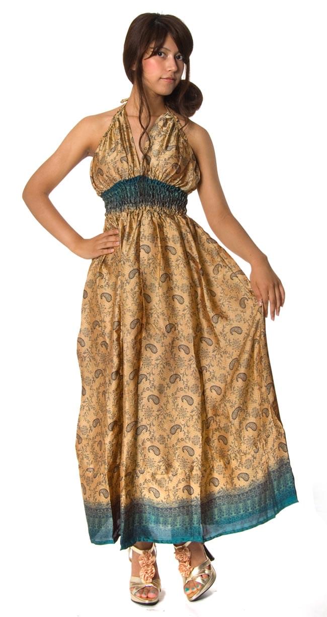 オールドサリーマキシワンピース - ベージュ・ブラウン・黄系の商品写真 1枚目 165cmのモデルさんに着てもらいました。