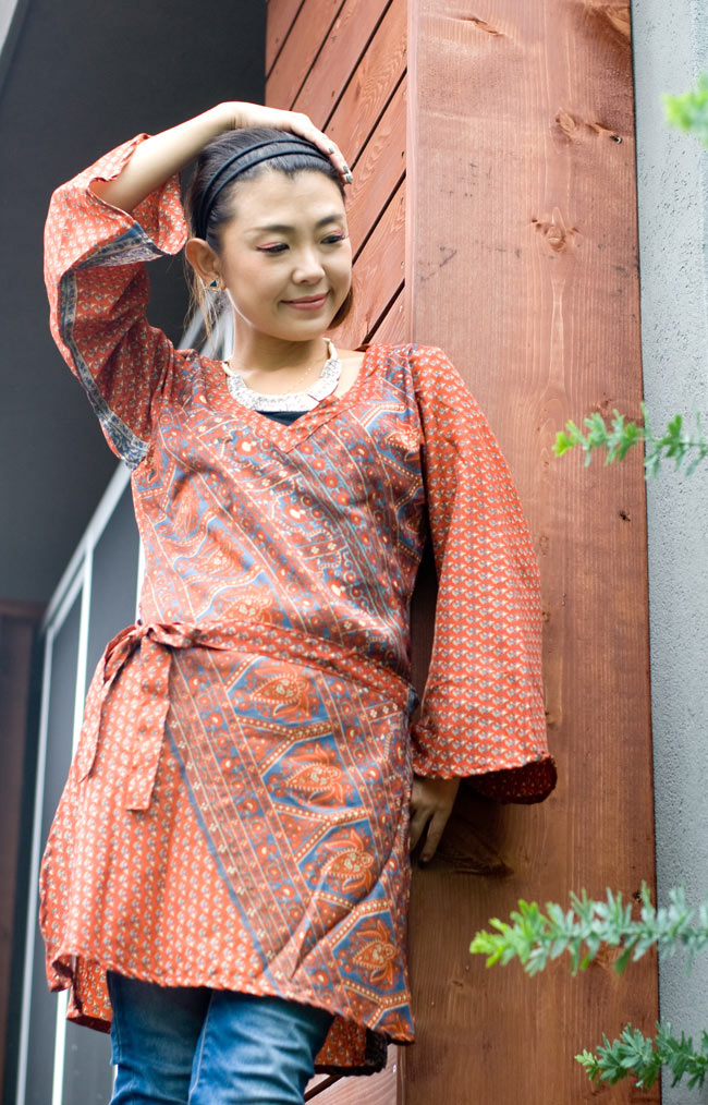 長袖サイドスリットチュニック - 茶系の写真
