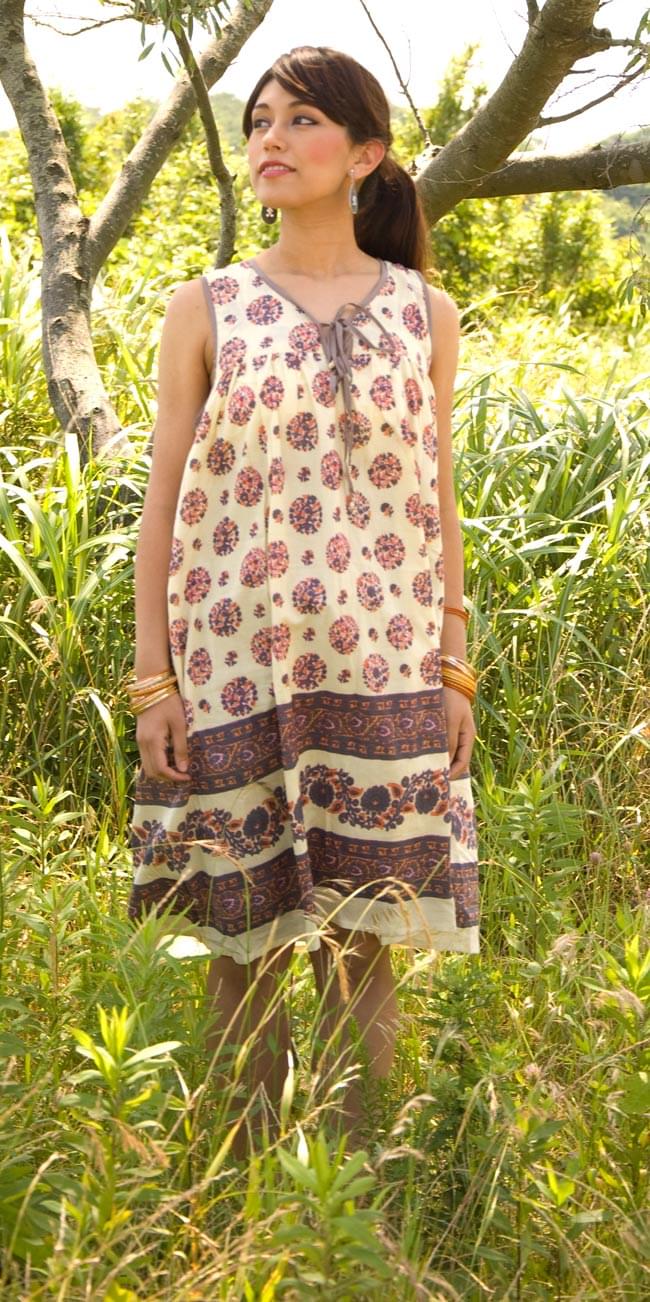 フラワープリント リボンワンピース 【クリーム】の写真