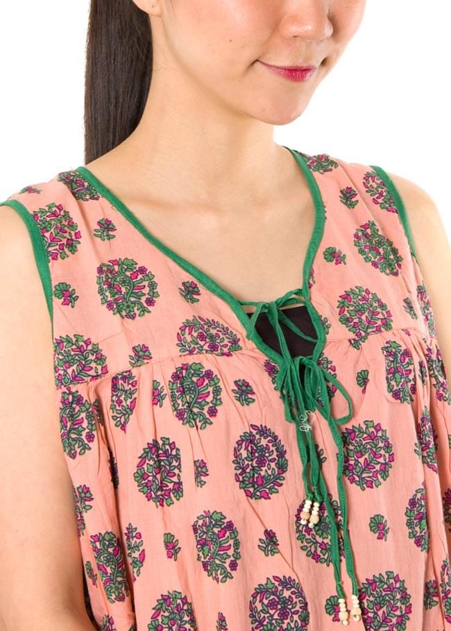 フラワープリント リボンワンピース 【サーモン】 3 - 胸元をアップにしてみました。