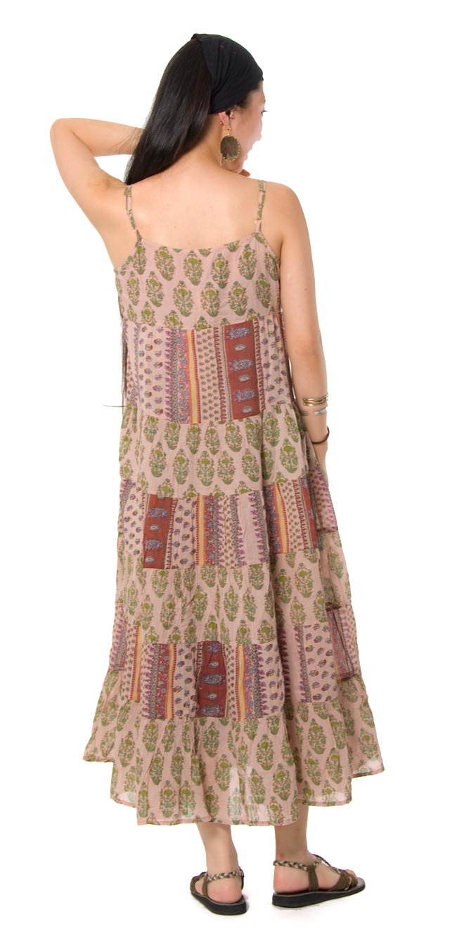 フラワーパッチワーク ロングワンピース ピンクベージュ の通販 Tirakita Com